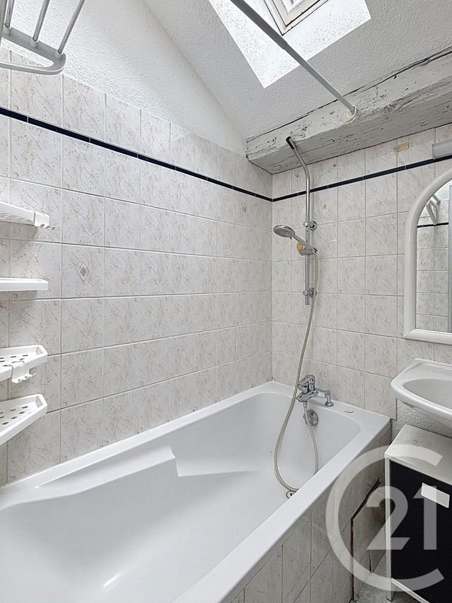 Appartement F3 &agrave; louer - 3 pi&egrave;ces - 65,73 m2 - Remiremont - 88 - LORRAINE