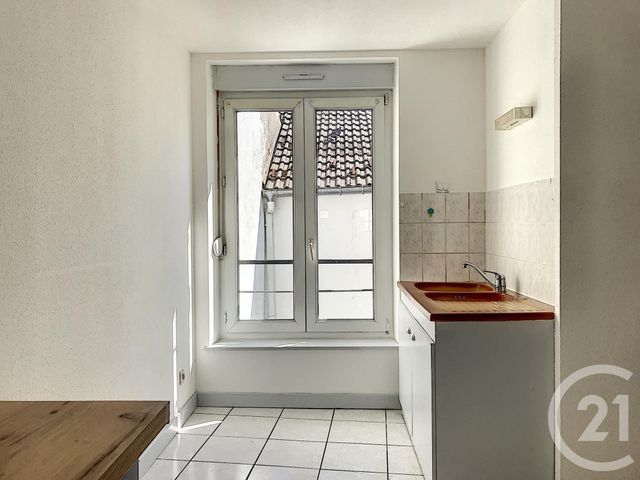 Appartement F3 &agrave; louer - 3 pi&egrave;ces - 65,73 m2 - Remiremont - 88 - LORRAINE