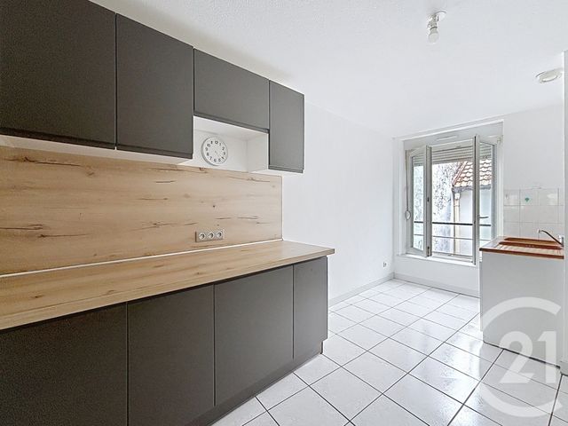 Appartement F3 &agrave; louer - 3 pi&egrave;ces - 65,73 m2 - Remiremont - 88 - LORRAINE