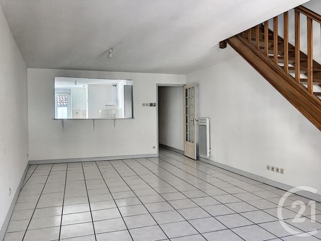 Appartement F3 &agrave; louer - 3 pi&egrave;ces - 65,73 m2 - Remiremont - 88 - LORRAINE