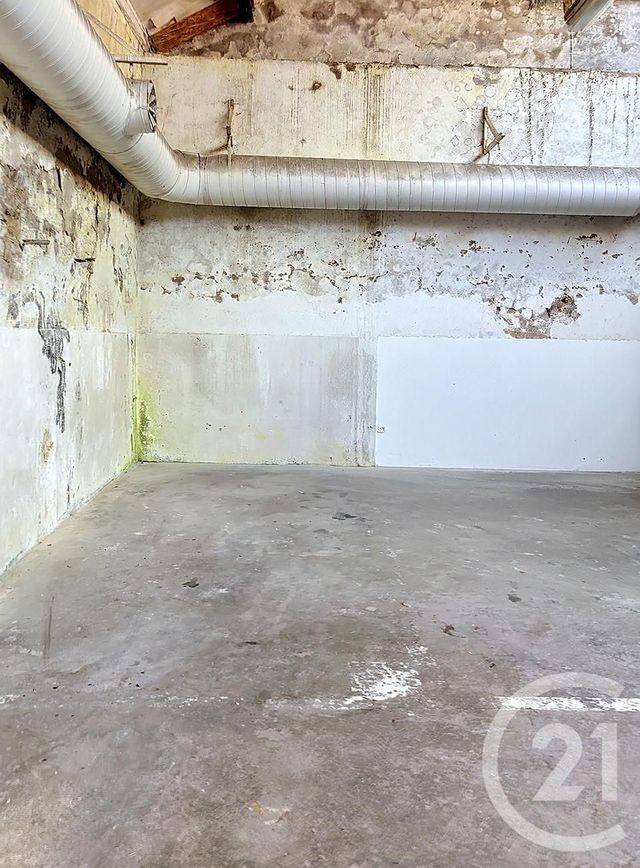 Parking &agrave; louer - 11 m2 - Epinal - 88 - LORRAINE