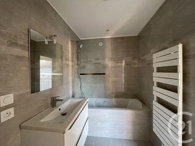 Appartement F1 &agrave; louer - 1 pi&egrave;ce - 25,76 m2 - Remiremont - 88 - LORRAINE