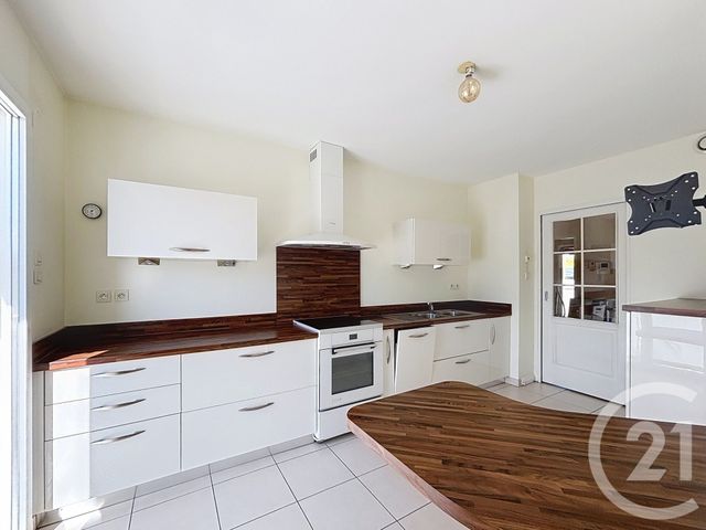 Appartement F3 &agrave; louer - 3 pi&egrave;ces - 81,81 m2 - Remiremont - 88 - LORRAINE