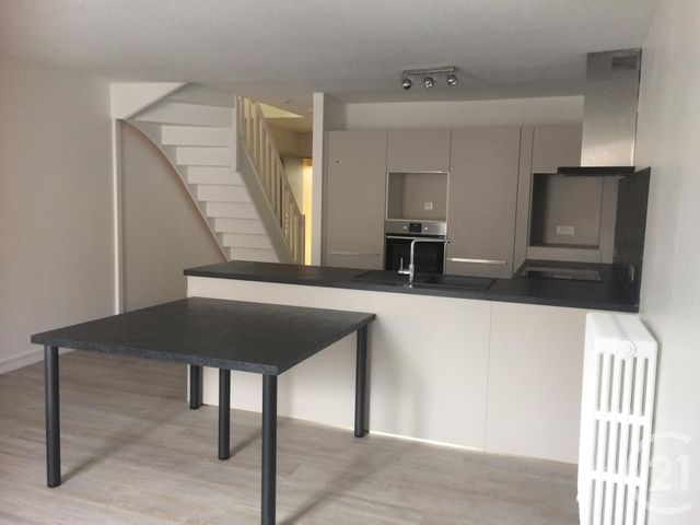 Appartement F4 &agrave; louer - 4 pi&egrave;ces - 70,31 m2 - Remiremont - 88 - LORRAINE