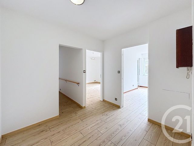 Appartement F2 &agrave; louer - 2 pi&egrave;ces - 56,98 m2 - Remiremont - 88 - LORRAINE
