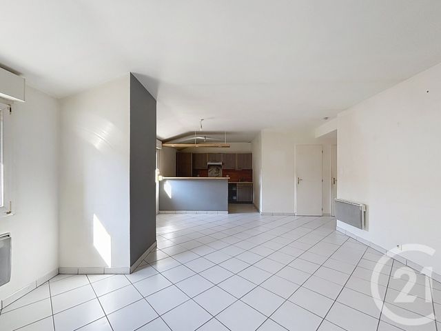 Appartement F3 &agrave; louer - 3 pi&egrave;ces - 61,23 m2 - Remiremont - 88 - LORRAINE