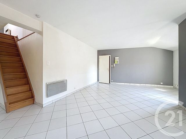 Appartement F3 &agrave; louer - 3 pi&egrave;ces - 61,23 m2 - Remiremont - 88 - LORRAINE