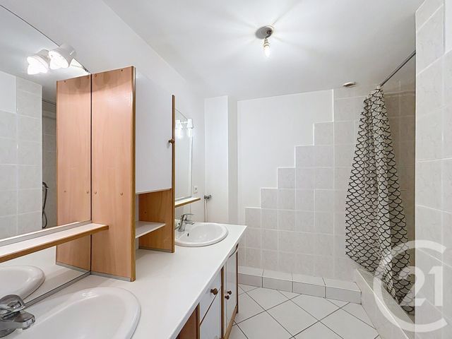 Appartement F3 &agrave; louer - 3 pi&egrave;ces - 61,23 m2 - Remiremont - 88 - LORRAINE