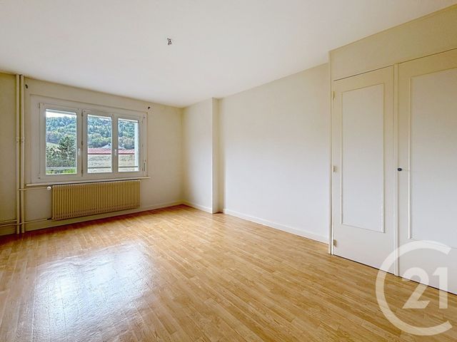 Appartement F3 &agrave; louer - 3 pi&egrave;ces - 77,12 m2 - Remiremont - 88 - LORRAINE