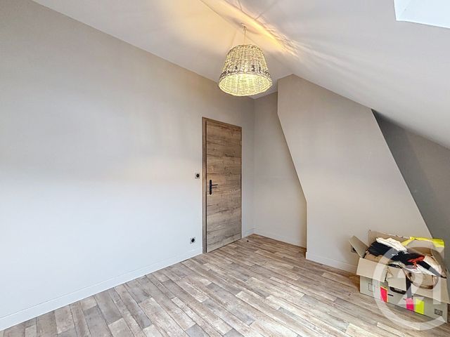 Appartement F3 &agrave; louer - 3 pi&egrave;ces - 74,21 m2 - Remiremont - 88 - LORRAINE