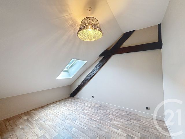 Appartement F3 &agrave; louer - 3 pi&egrave;ces - 74,21 m2 - Remiremont - 88 - LORRAINE