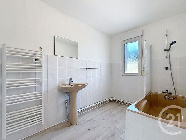 Appartement F3 &agrave; louer - 3 pi&egrave;ces - 87,58 m2 - Epinal - 88 - LORRAINE