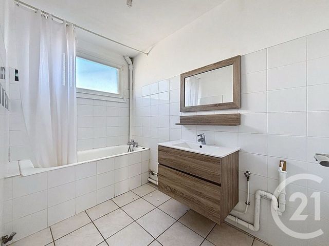 Appartement F3 &agrave; louer - 3 pi&egrave;ces - 64 m2 - Epinal - 88 - LORRAINE