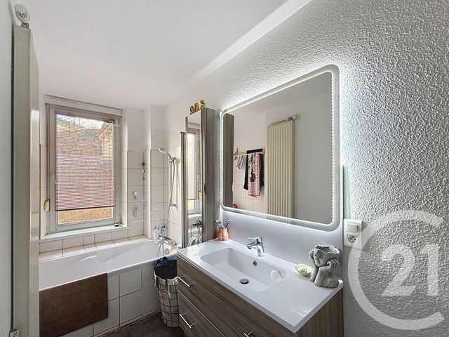 Appartement F3 &agrave; louer - 3 pi&egrave;ces - 57,43 m2 - Remiremont - 88 - LORRAINE