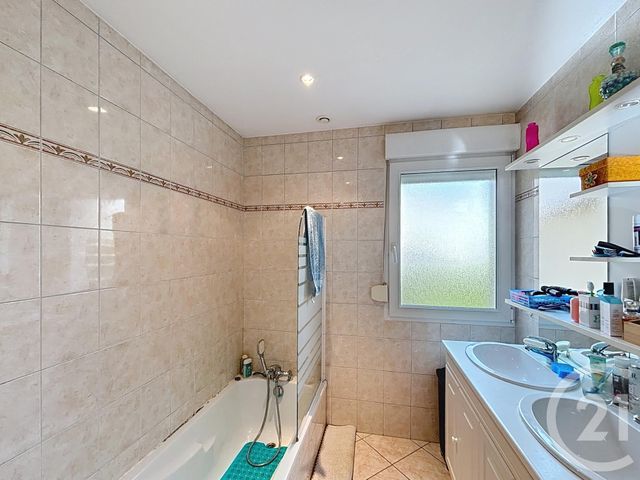 Maison &agrave; louer - 5 pi&egrave;ces - 85,28 m2 - St Etienne Les Remiremont - 88 - LORRAINE