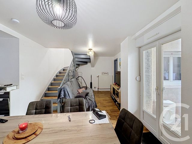 Appartement F3 &agrave; louer - 3 pi&egrave;ces - 66 m2 - Remiremont - 88 - LORRAINE