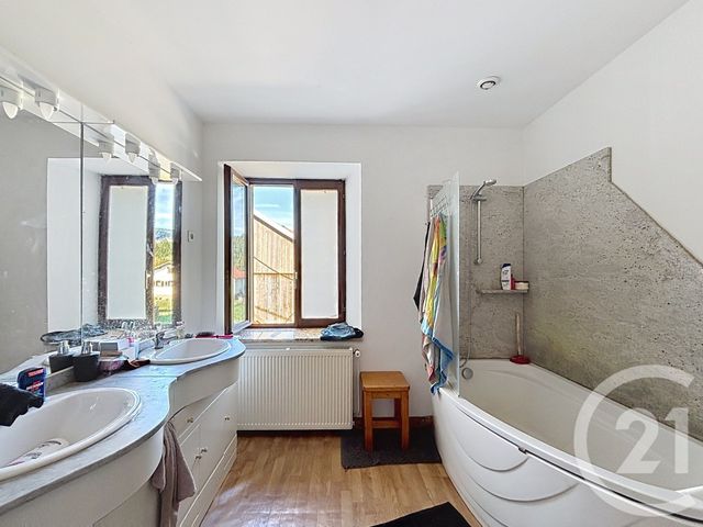 Appartement F3 &agrave; louer - 3 pi&egrave;ces - 86,23 m2 - Vagney - 88 - LORRAINE