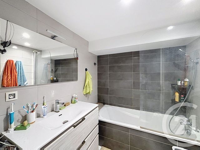 Appartement F3 &agrave; louer - 3 pi&egrave;ces - 70,83 m2 - Remiremont - 88 - LORRAINE