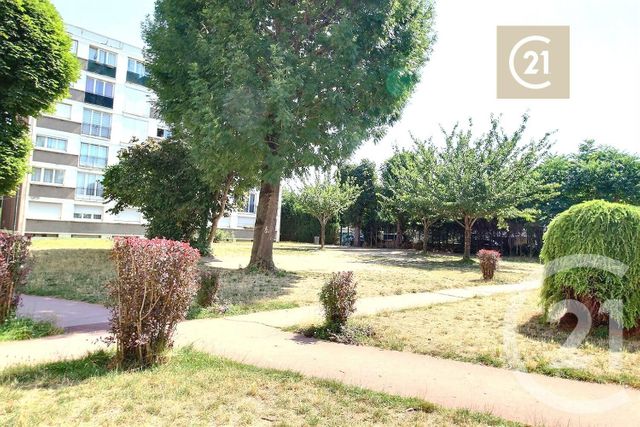 Appartement F4 à vendre - 4 pièces - 65 m2 - Les Pavillons Sous Bois - 93 - ILE-DE-FRANCE
