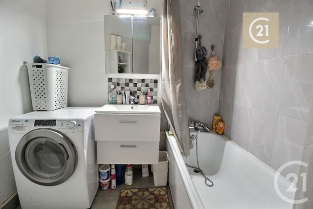 Appartement F2 à vendre - 2 pièces - 42,38 m2 - Livry Gargan - 93 - ILE-DE-FRANCE