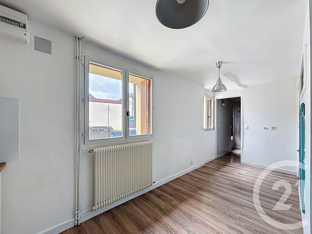 Maison à vendre - 3 pièces - 73 m2 - Petit Couronne - 76 - HAUTE-NORMANDIE