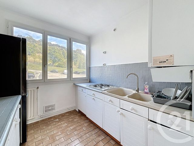 Appartement T5 à vendre - 5 pièces - 78,37 m2 - Darnetal - 76 - HAUTE-NORMANDIE