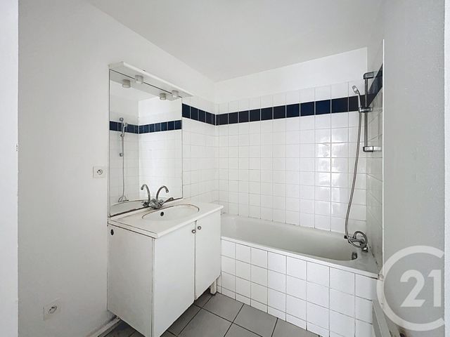 Appartement F3 à vendre - 3 pièces - 62,77 m2 - Le Petit Quevilly - 76 - HAUTE-NORMANDIE