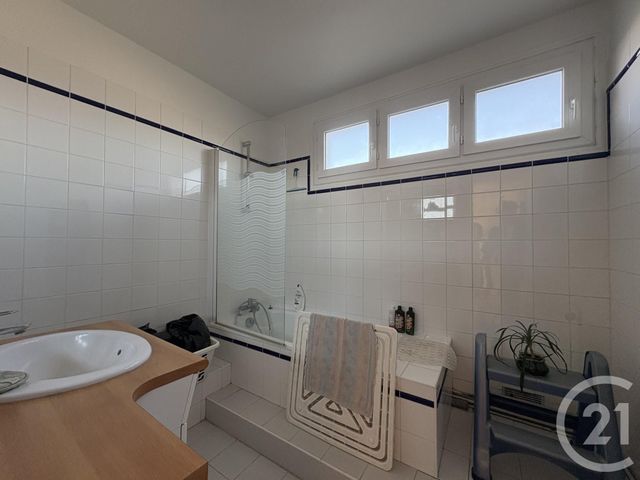 Appartement F3 &agrave; louer - 3 pi&egrave;ces - 67,97 m2 - Sotteville Les Rouen - 76 - HAUTE-NORMANDIE