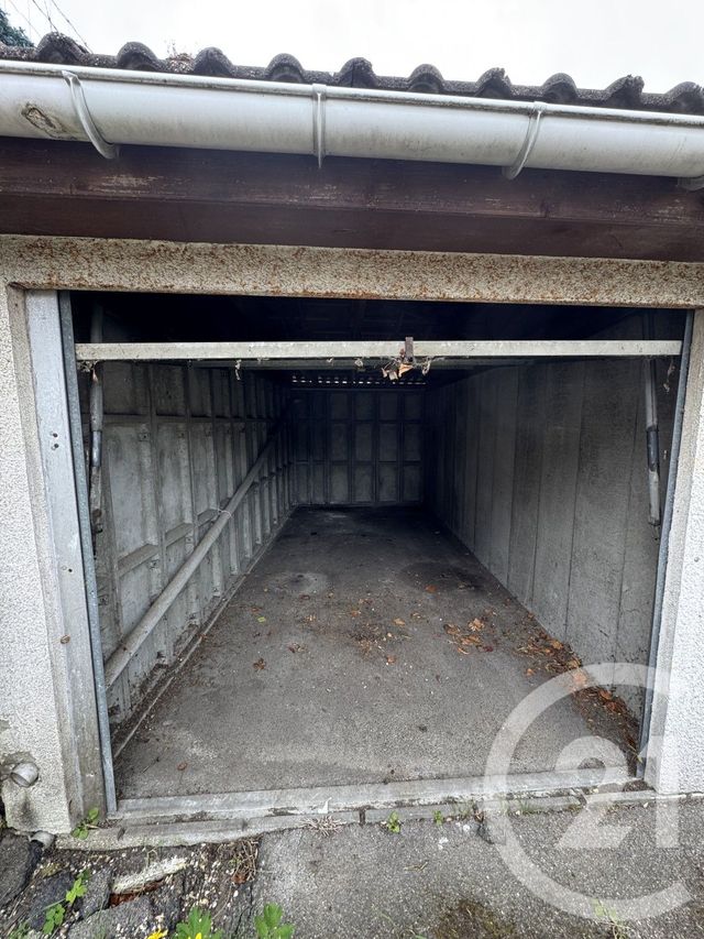 parking - ST ETIENNE DU ROUVRAY - 76