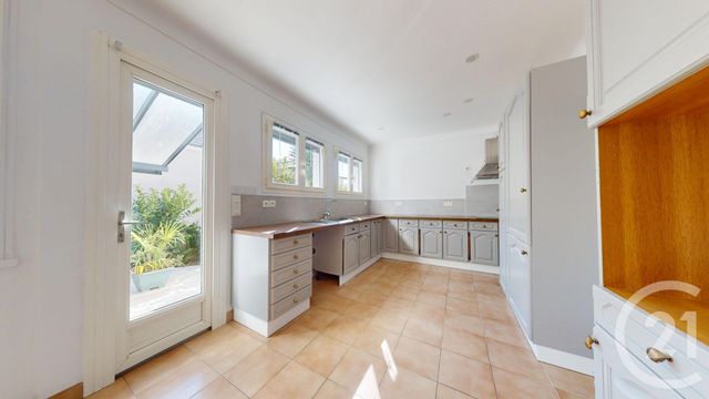 Maison &agrave; louer - 5 pi&egrave;ces - 112,33 m2 - Sautron - 44 - PAYS-DE-LOIRE