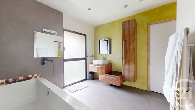 Maison à vendre - 5 pièces - 188 m2 - St Etienne De Montluc - 44 - PAYS-DE-LOIRE