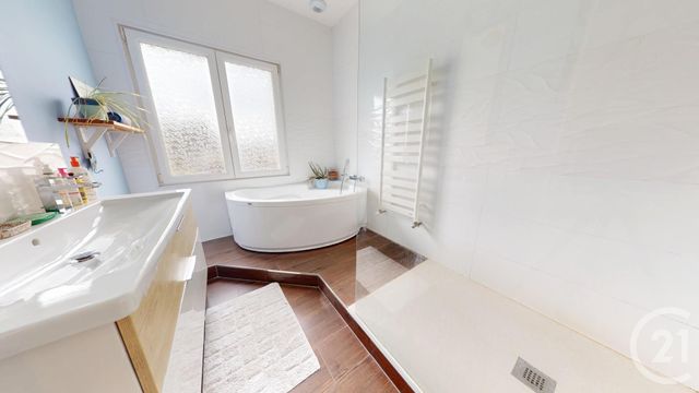 Maison &agrave; vendre - 7 pi&egrave;ces - 160,70 m2 - St Herblain - 44 - PAYS-DE-LOIRE