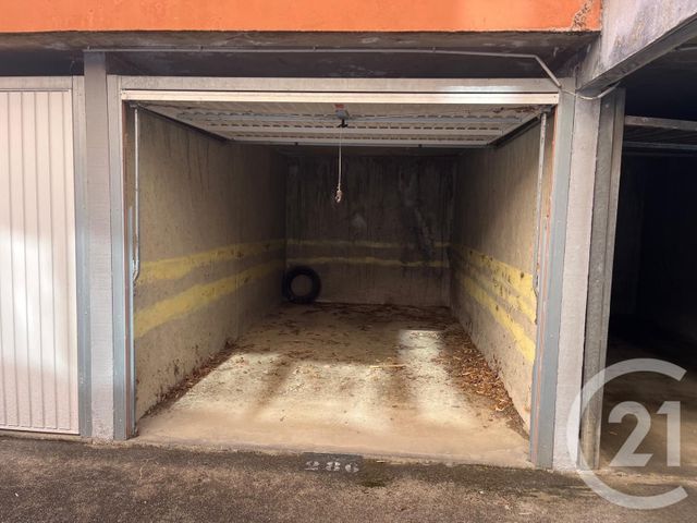 parking - NANTES - 44