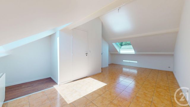 Maison &agrave; louer - 3 pi&egrave;ces - 79,63 m2 - Sautron - 44 - PAYS-DE-LOIRE