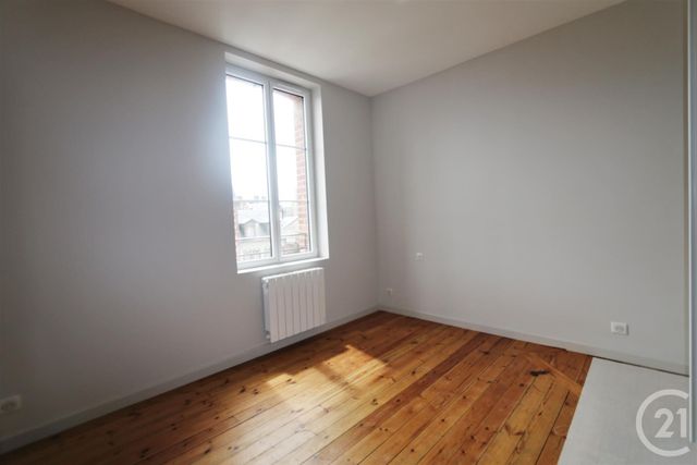 Maison &agrave; louer - 5 pi&egrave;ces - 82,39 m2 - Houlgate - 14 - BASSE-NORMANDIE