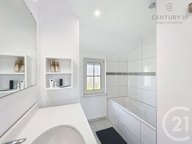 Maison &agrave; louer - 3 pi&egrave;ces - 84,09 m2 - Douville En Auge - 14 - BASSE-NORMANDIE