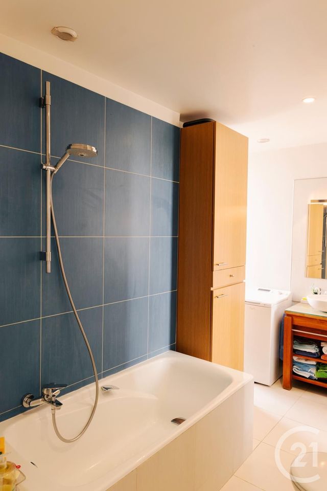 Appartement Duplex &agrave; vendre - 3 pi&egrave;ces - 60,77 m2 - Paris - 75011 - ILE-DE-FRANCE