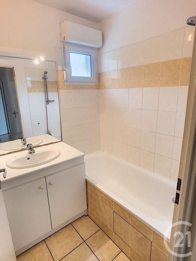 Appartement &agrave; louer - 3 pi&egrave;ces - 56,05 m2 - Essey Les Nancy - 54 - LORRAINE