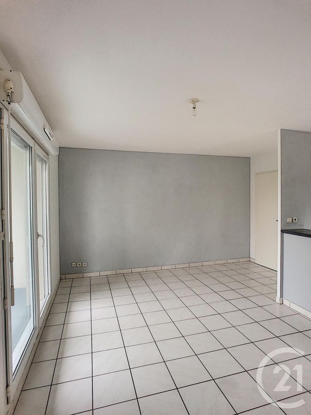 Appartement &agrave; louer - 3 pi&egrave;ces - 56,05 m2 - Essey Les Nancy - 54 - LORRAINE