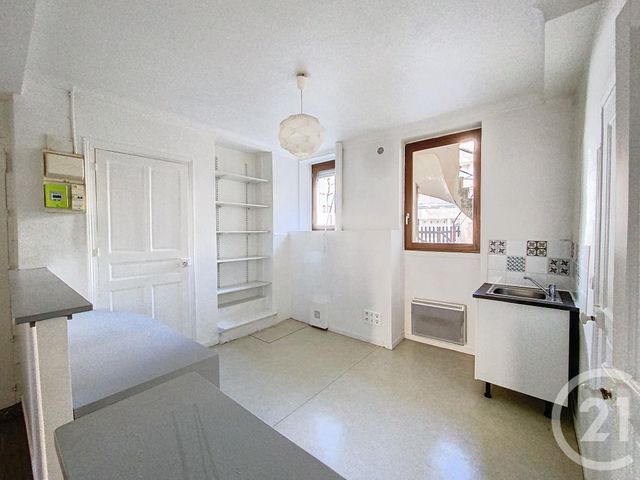 Appartement F3 à louer - 3 pièces - 77,08 m2 - Clermont Ferrand - 63 - AUVERGNE