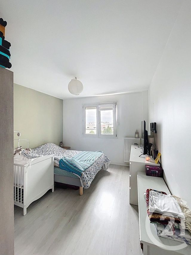 Appartement F3 à vendre - 3 pièces - 75,84 m2 - Clermont Ferrand - 63 - AUVERGNE