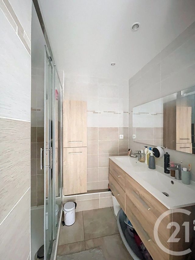 Appartement F3 à vendre - 3 pièces - 75,84 m2 - Clermont Ferrand - 63 - AUVERGNE