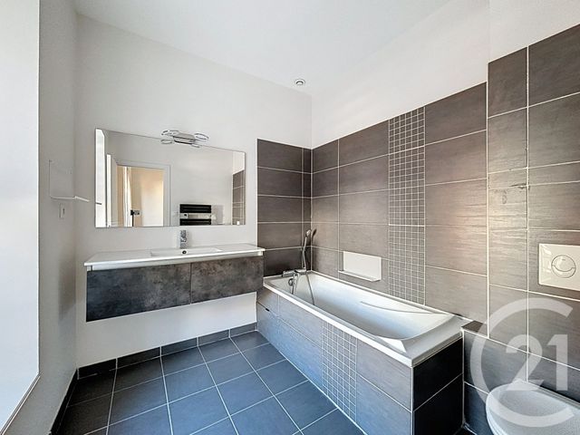 Appartement F5 à vendre - 5 pièces - 123,60 m2 - Clermont Ferrand - 63 - AUVERGNE