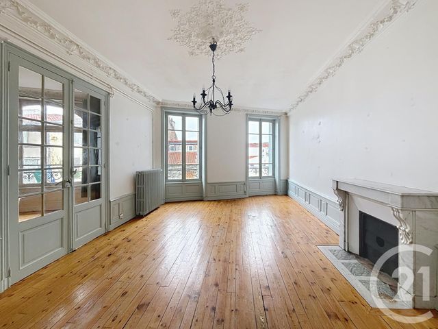 Appartement F3 &agrave; louer - 3 pi&egrave;ces - 108,60 m2 - Clermont Ferrand - 63 - AUVERGNE