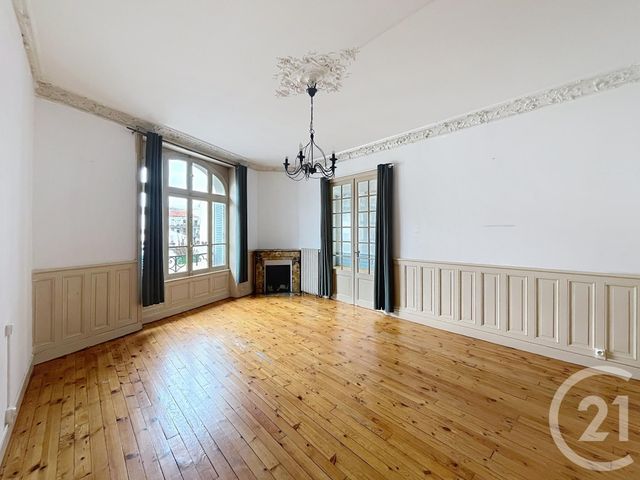 Appartement F3 &agrave; louer - 3 pi&egrave;ces - 108,60 m2 - Clermont Ferrand - 63 - AUVERGNE