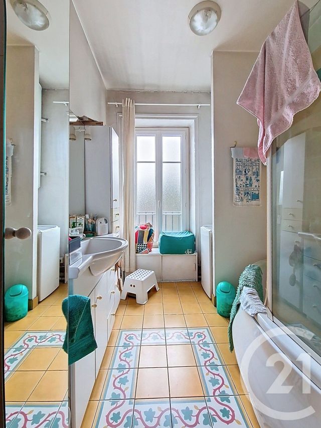 Appartement T3 &agrave; vendre - 3 pi&egrave;ces - 70,22 m2 - Royat - 63 - AUVERGNE