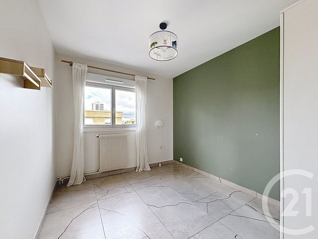 Appartement F5 à vendre - 5 pièces - 88,86 m2 - Clermont Ferrand - 63 - AUVERGNE