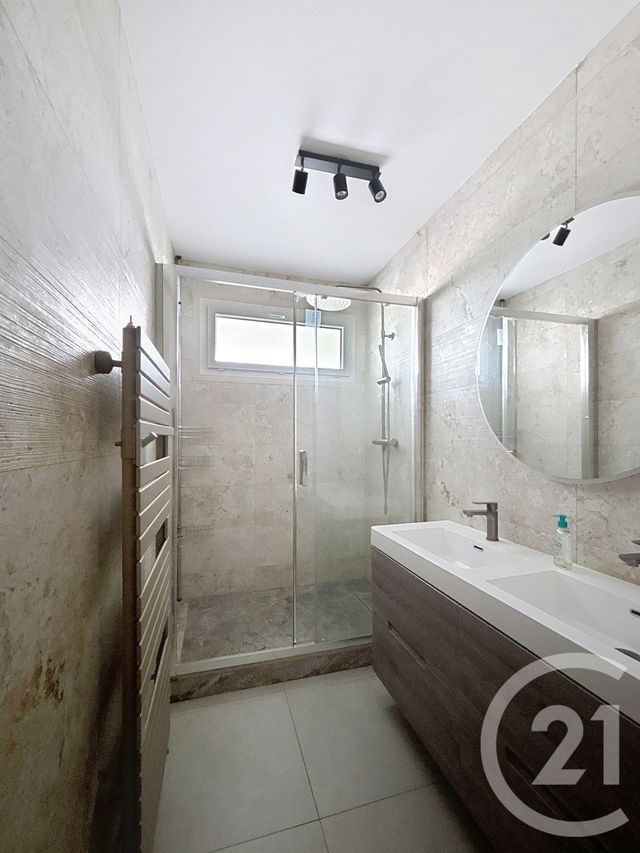 Appartement F5 à vendre - 5 pièces - 88,86 m2 - Clermont Ferrand - 63 - AUVERGNE