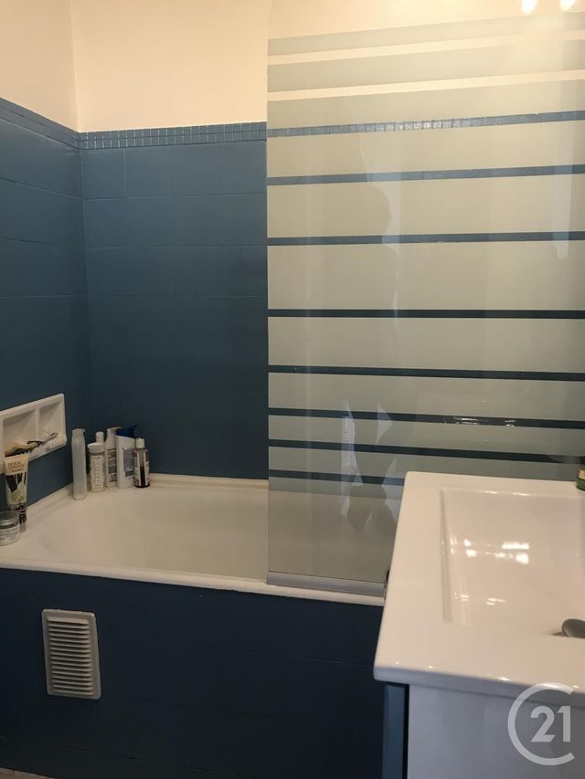 Appartement F3 à louer - 3 pièces - 56,92 m2 - Chamalieres - 63 - AUVERGNE