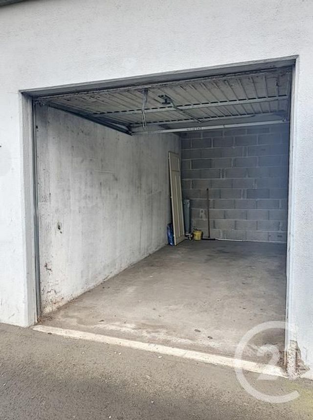 parking - CLERMONT FERRAND - 63